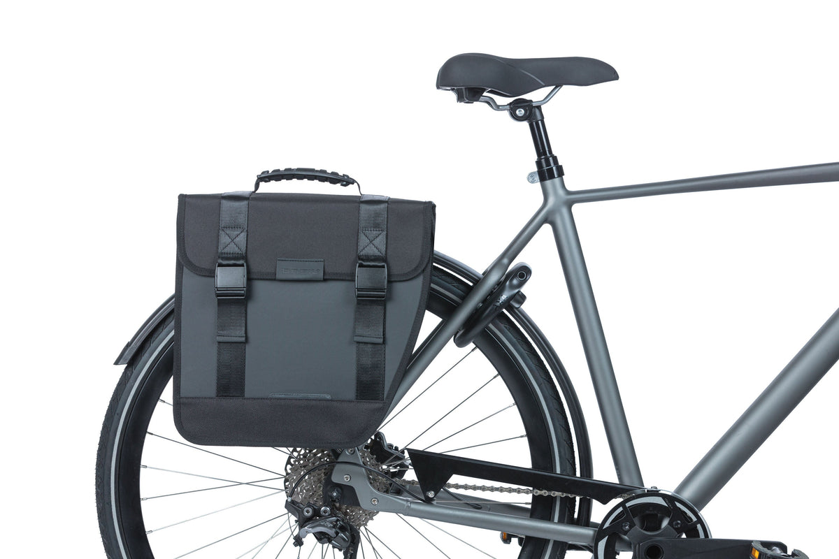 Fietstas Basil Tour Waterproof Right 14 Liter 34 X 14 X 34 Cm - Zwart