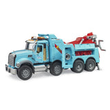 Bruder 02831 Mack Graniet Bergings- En Sleepwagen + Licht En Geluid